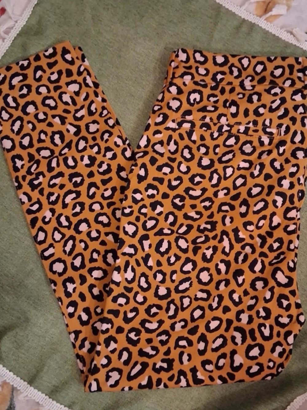 Old Navy Leopard Pixie Ankle Pants